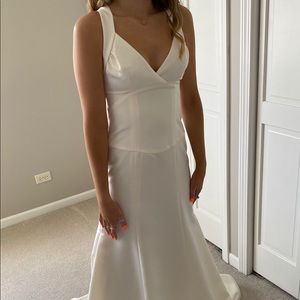 Never worn! Vera Wang Bridesmaid dress, size 2 Ivy